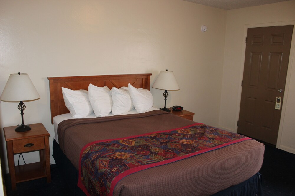Dixie Palms Motel - photo 10