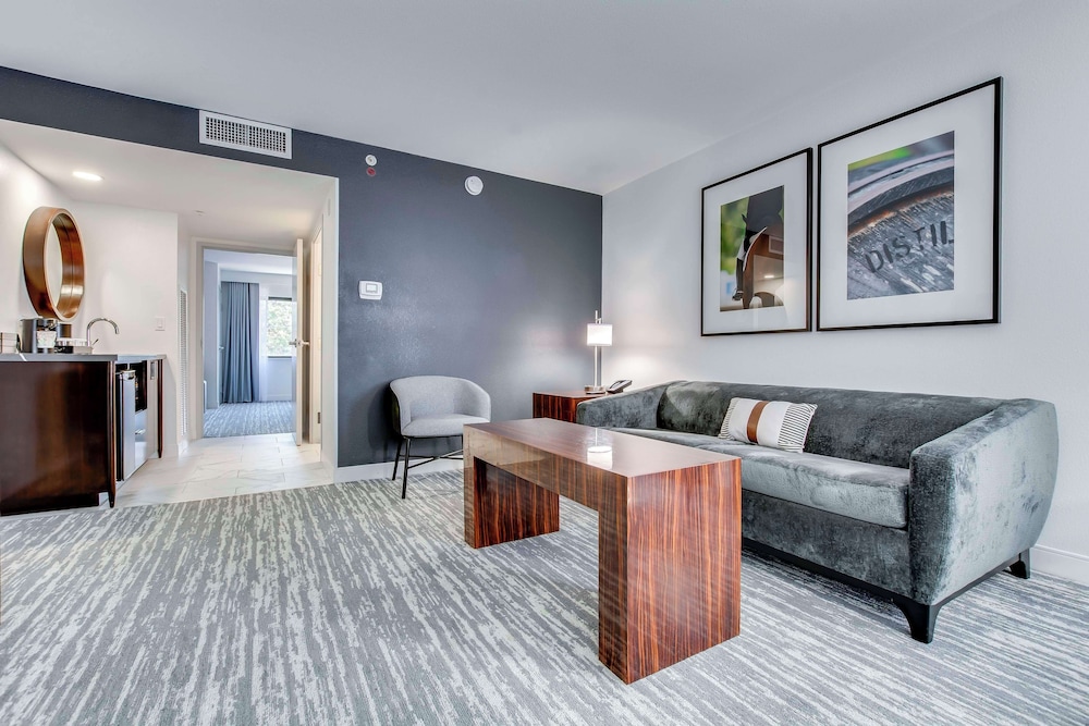 Embassy Suites Louisville East - photo 61