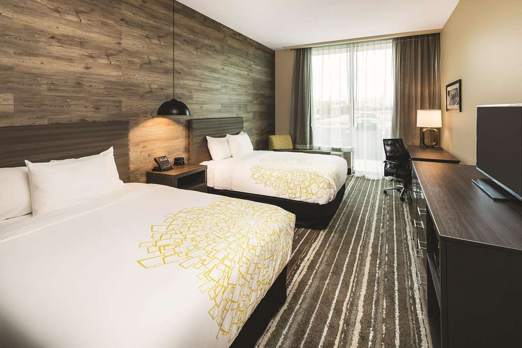 La Quinta Inn & Suites by Wyndham Atlanta South McDonough - photo 9