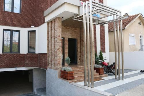 Hotel Admiral — hotel in Prizren