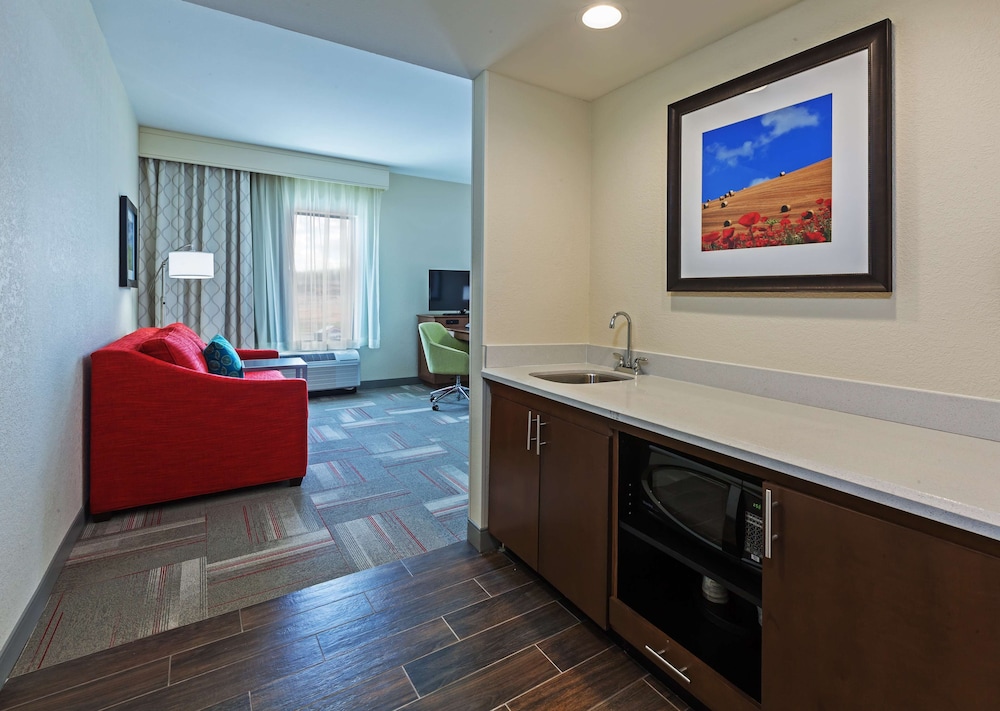 Hampton Inn & Suites Claremore - photo 20