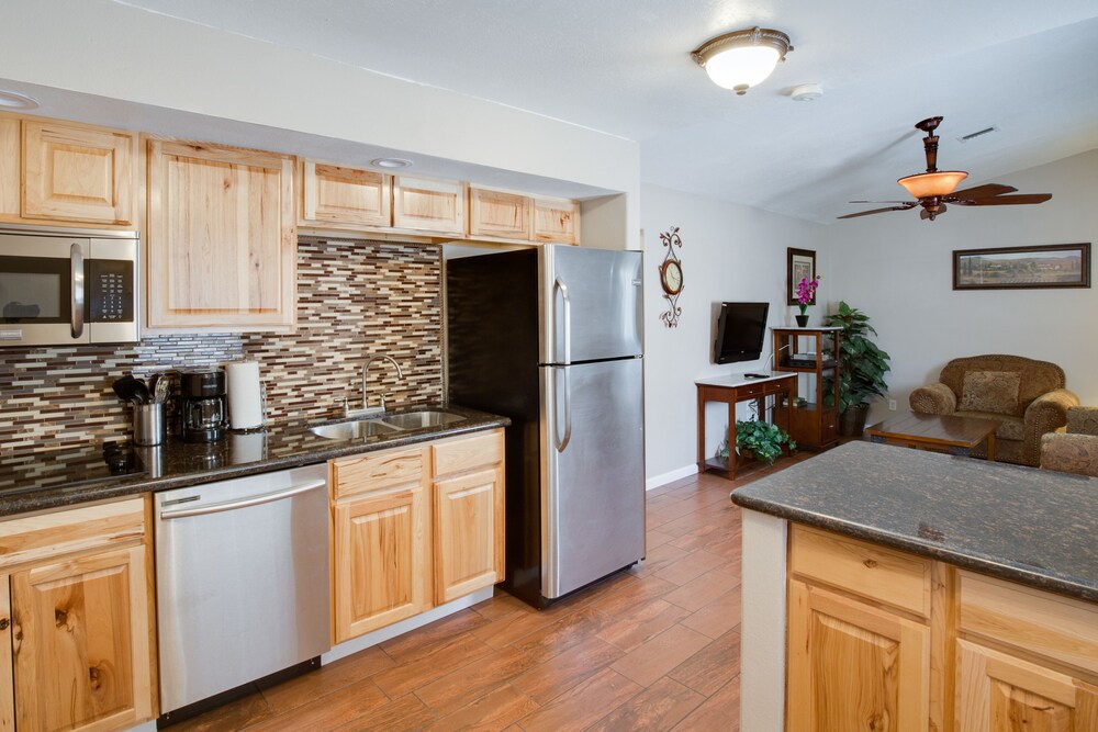 Dream Manor Inn - photo 16