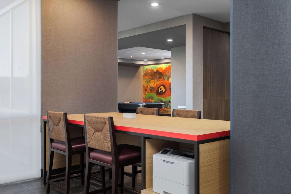 Tru by Hilton Phoenix Midtown - photo 18