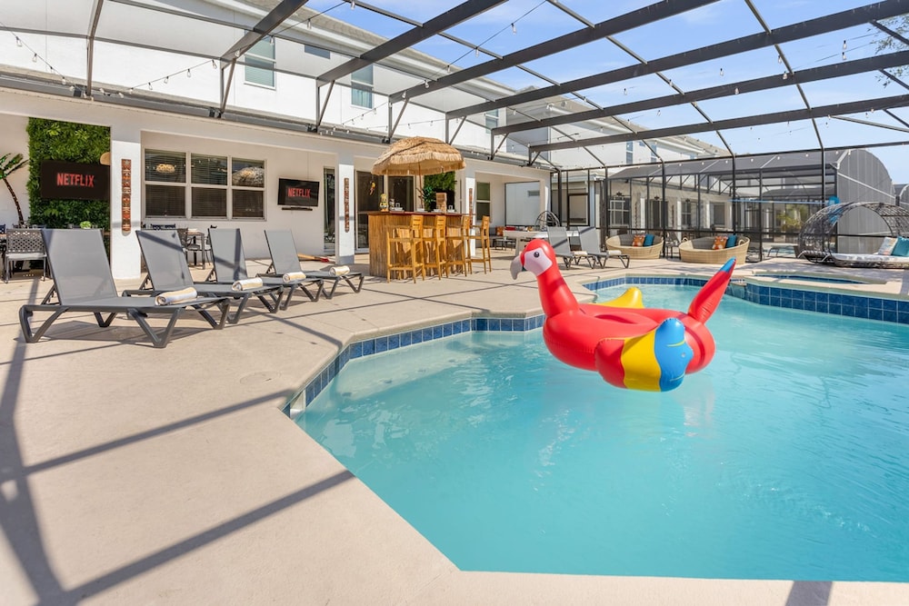 15br Mansion w Private Pool BBQ and Netflix Kissimmee - photo 7
