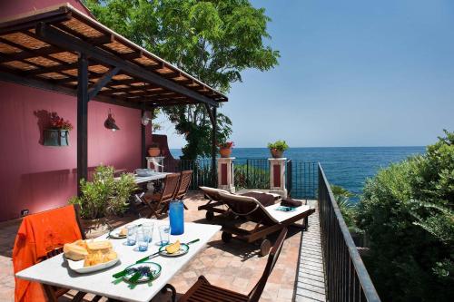 Torre Archirafi — 4-Star Luxury Hotel in Riposto, Italy