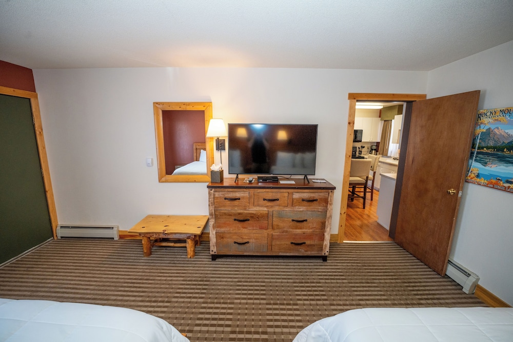 Hotel Estes - photo 20