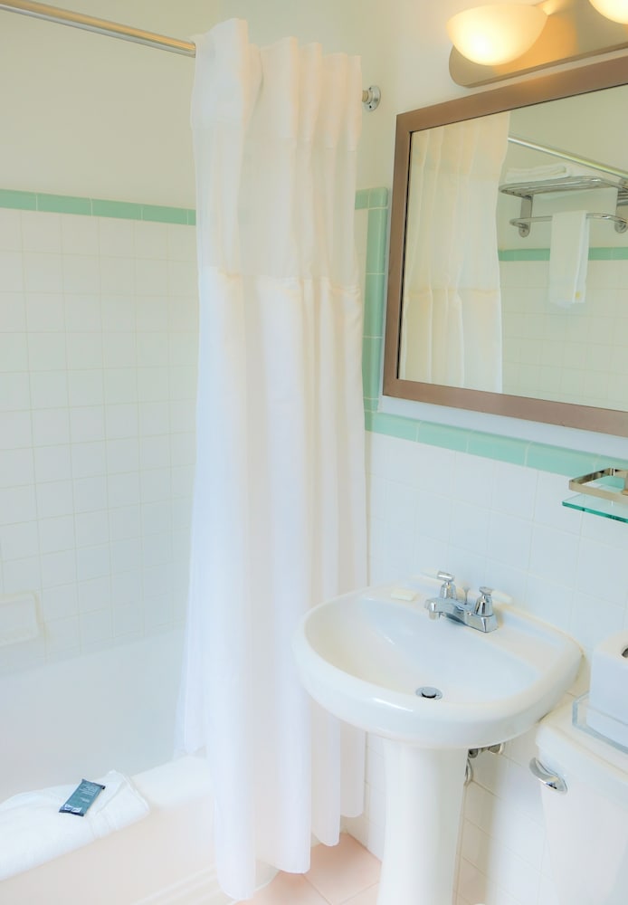 Avalon Hotel - photo 35