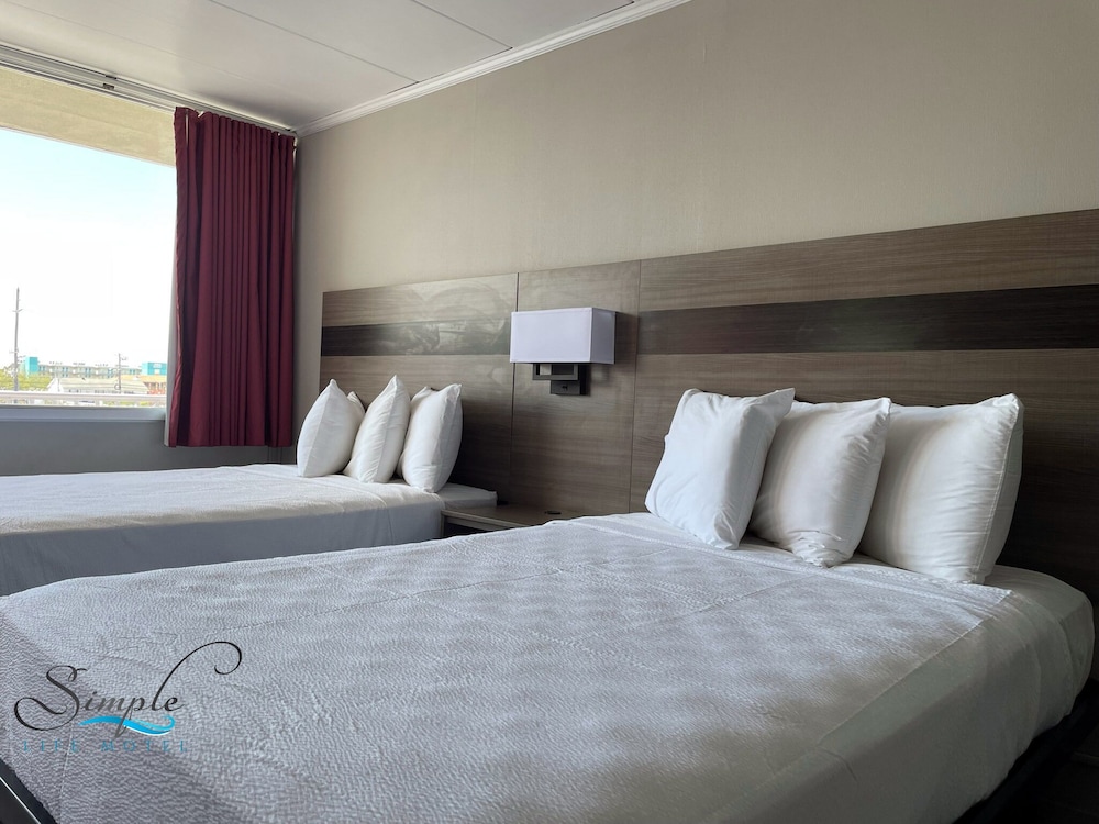 Simple Life Motel - photo 11
