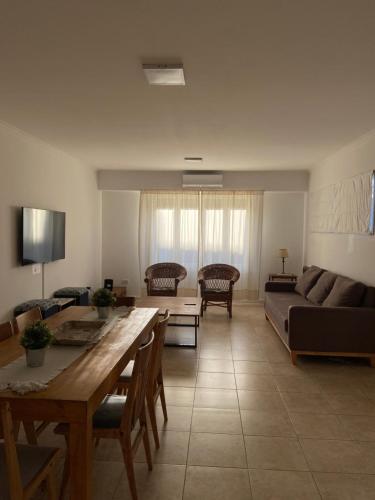 Casa Stella Maris Casco histórico a dos cuadras de la laguna — 4-Star Luxury Hotel in Chascomus, Argentina