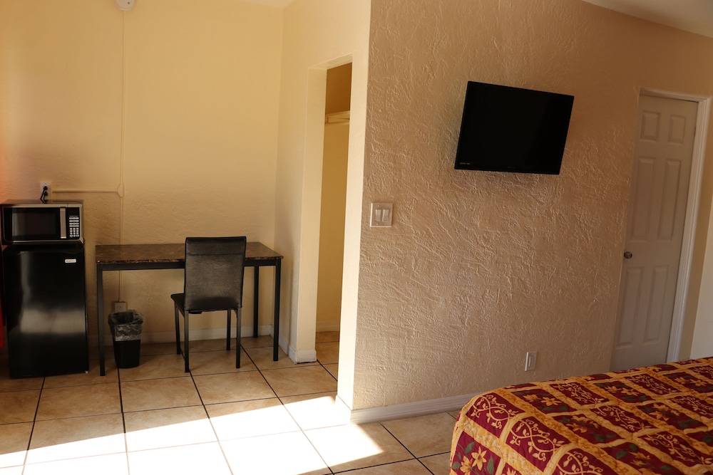 Sandman Inn Motel - photo 15
