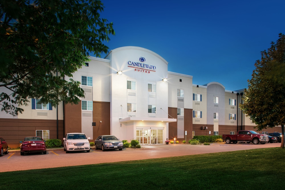 Candlewood Suites Bellevue by IHG - photo 34