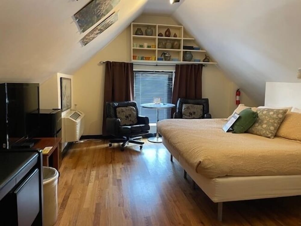 Ray's Bucktown B&B - photo 25