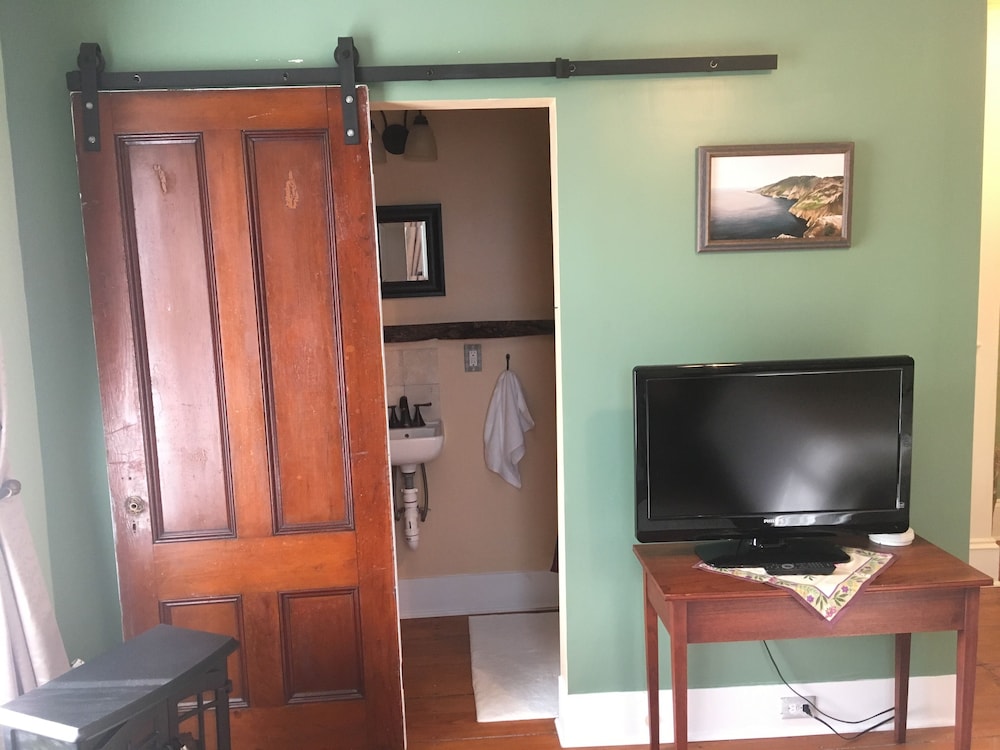The Nightfall Inn - photo 25