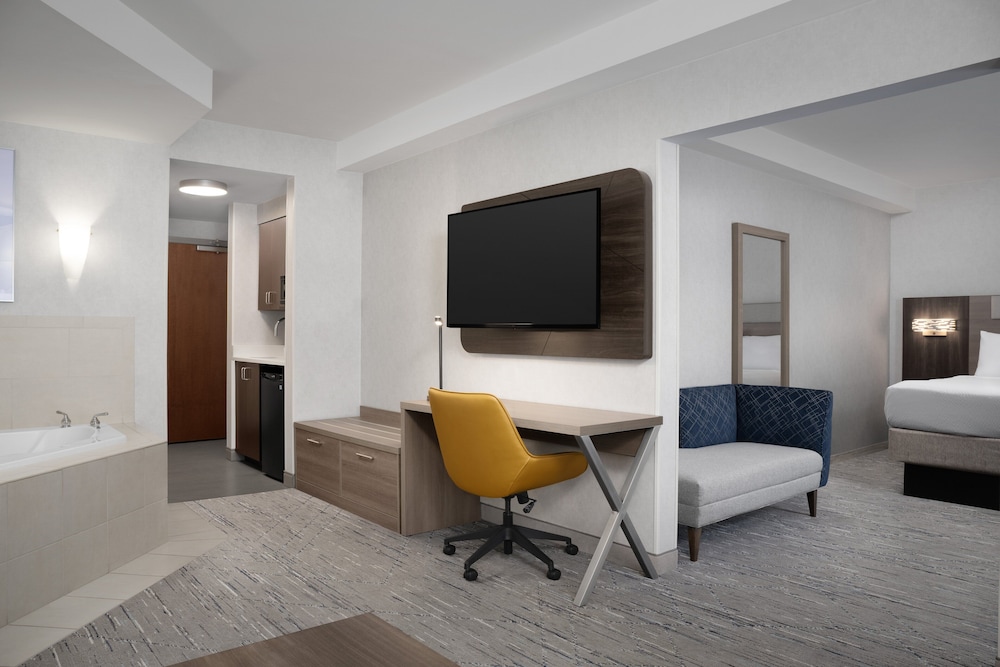 Holiday Inn Express Alexandria Fort Belvoir - photo 19
