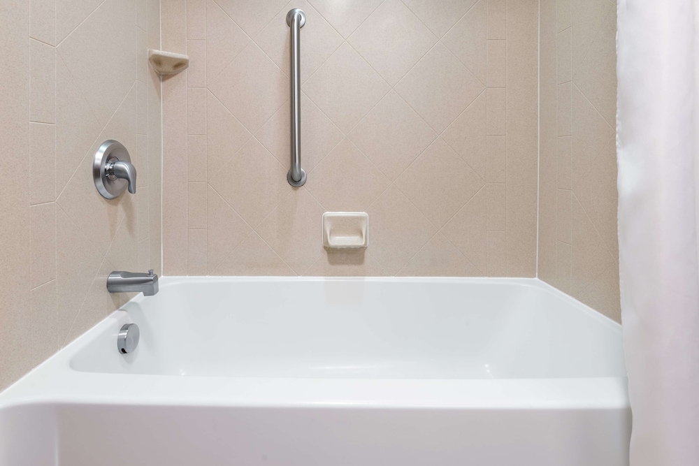 Hampton Inn Springfield South Enfield - photo 22