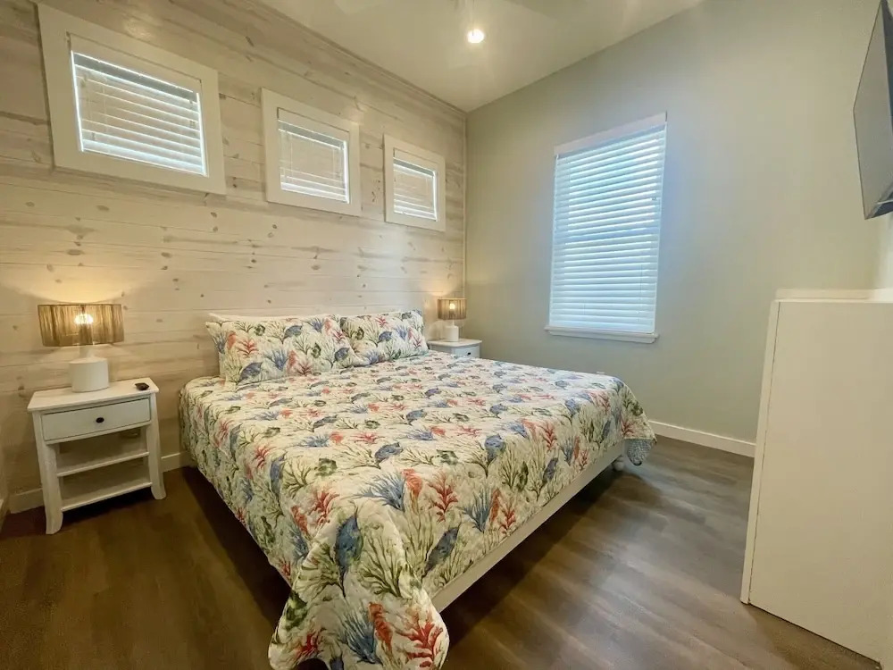 Private Pool Fire Pit Beach Boardwalk Access Views The Madison by AvantStay in Port Aransas, United States