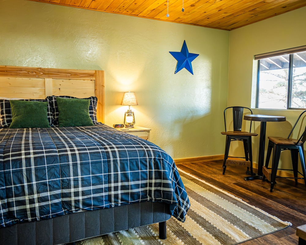 Rusty Buck Inn - photo 41