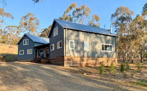 Summit House Armidale 2 or 4 Bedrooms — Armidale — photo 5