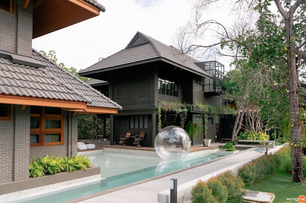 Phrip Phri Luxury Pool Villas — 4-Star Luxury Hotel in Phetchaburi, Thailand