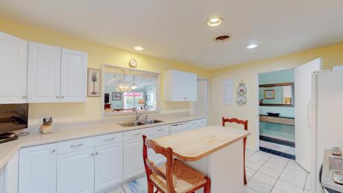 627 Queens Grant - photo 6
