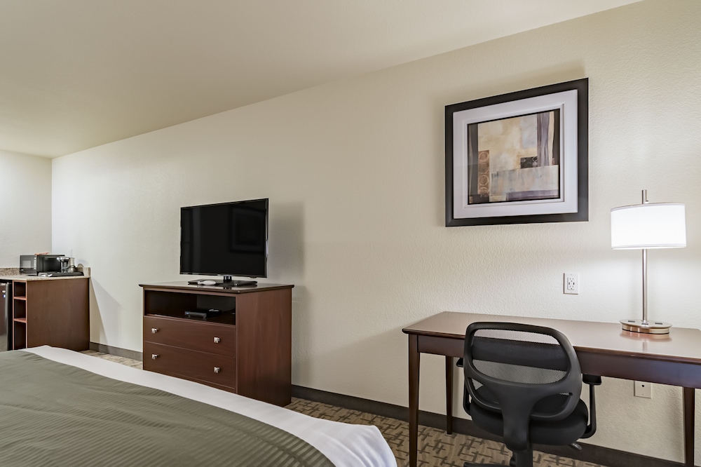Cobblestone Inn & Suites Lamoni - photo 11
