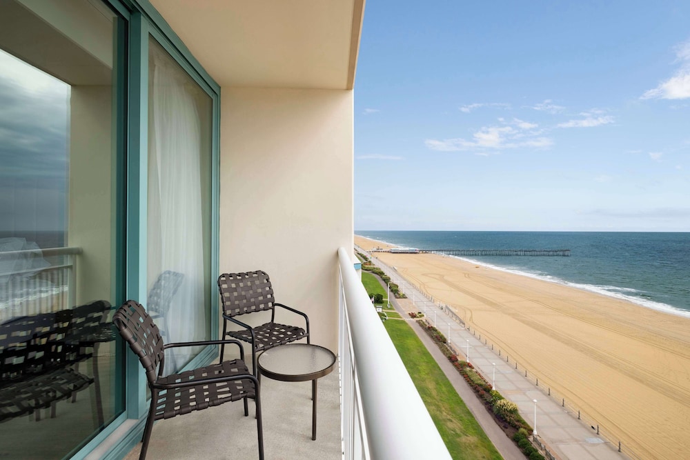 Hampton Inn Virginia Beach Oceanfront South - photo 37