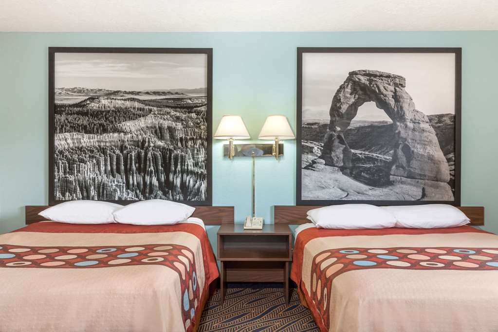 Super 8 by Wyndham Cedar City - photo 10