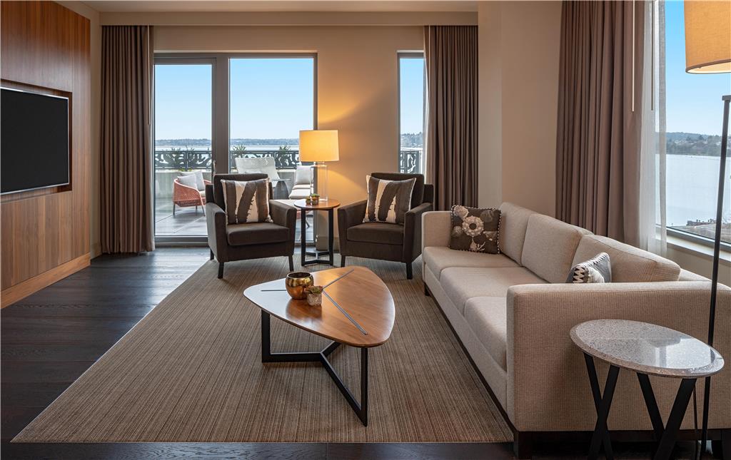 Hyatt Regency Lake Washington at Seattle s Southport - photo 18