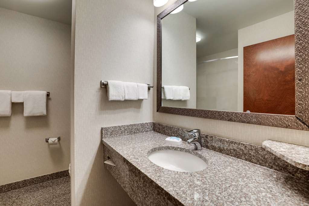 Drury Inn & Suites Charlotte Northlake - photo 40