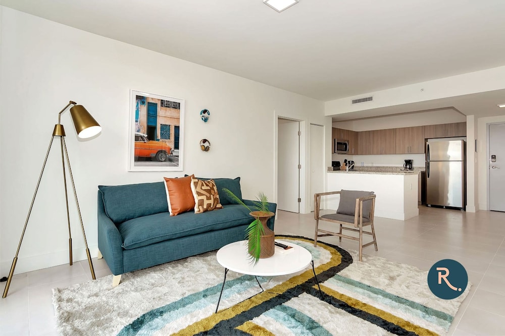 Roami at Grove 27 - featured photo