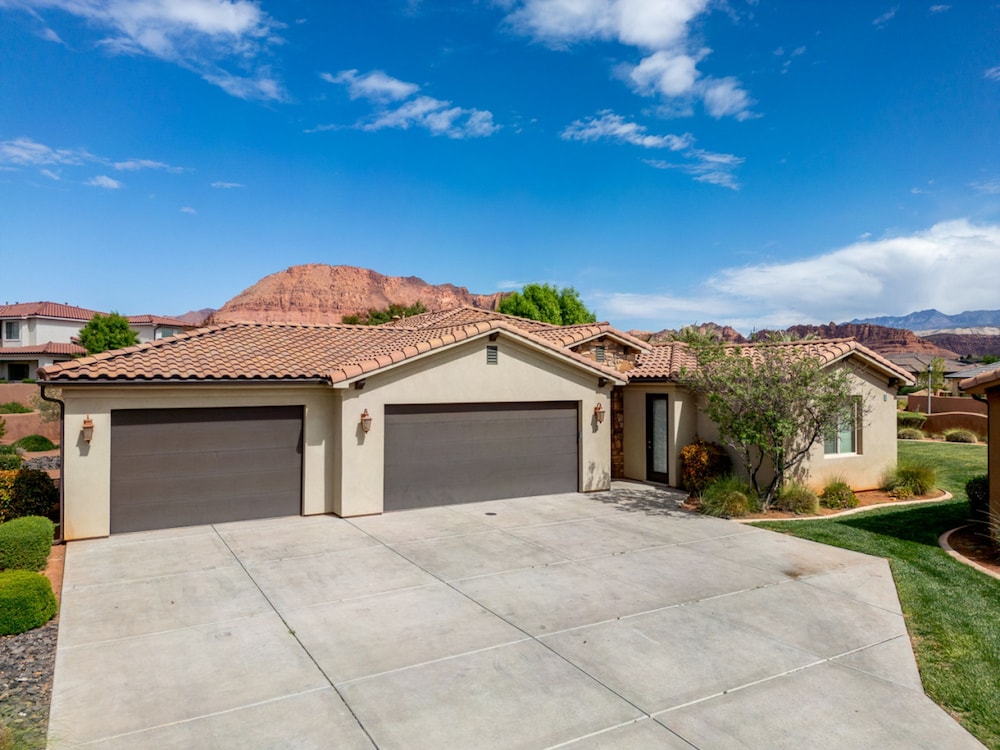 Paradise Village 3 Grand View Estates in Ivins, United States