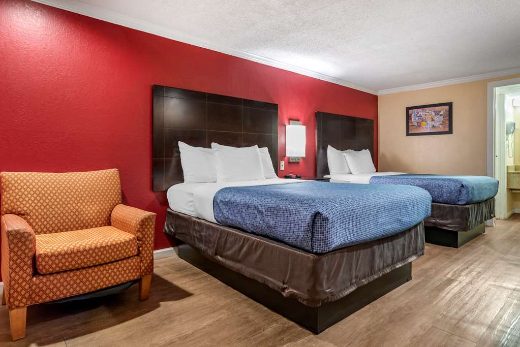 Econo Lodge Oxford near Choccolocco Park - photo 18