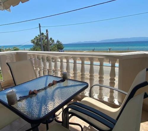 Sea Side — 4-Star Luxury Hotel in Paralia Ofryniou, Greece