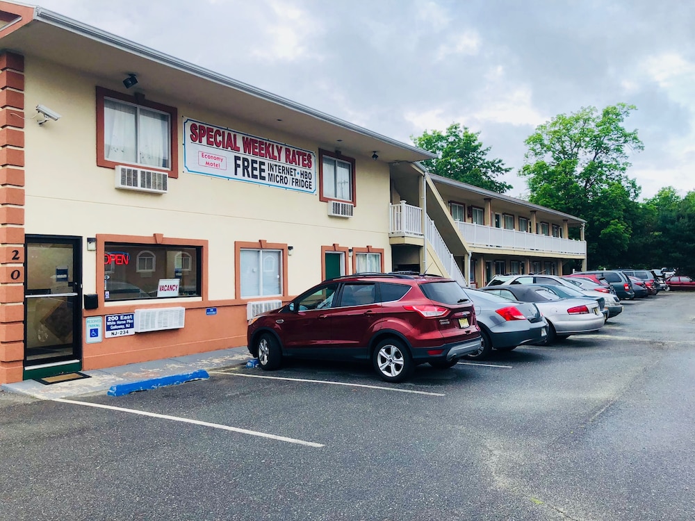Economy Motel - photo 11