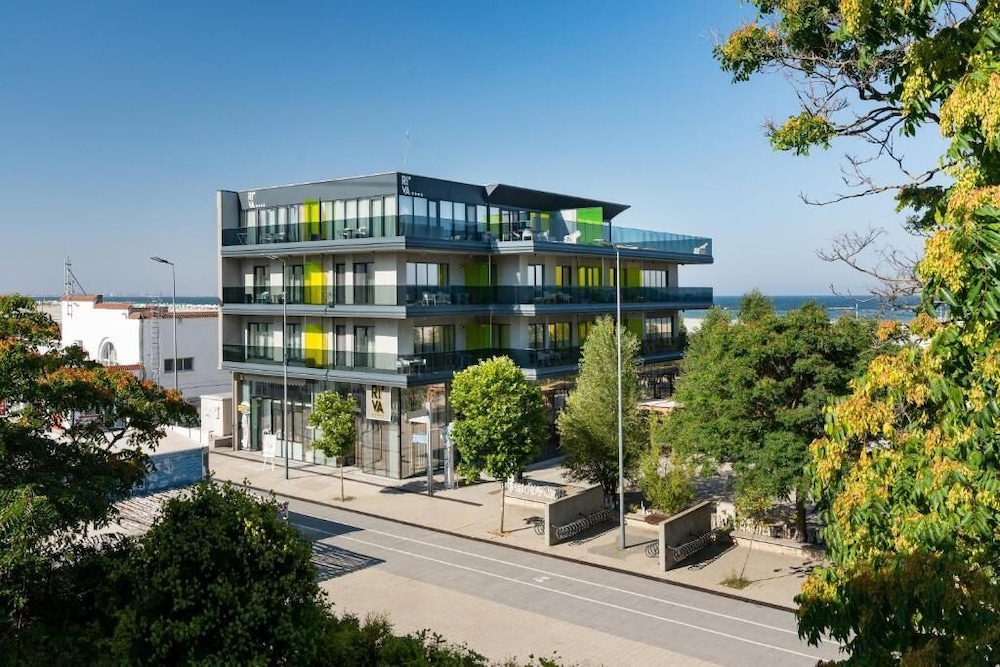 RIVA Mamaia Aparthotel — hotel in Constanta