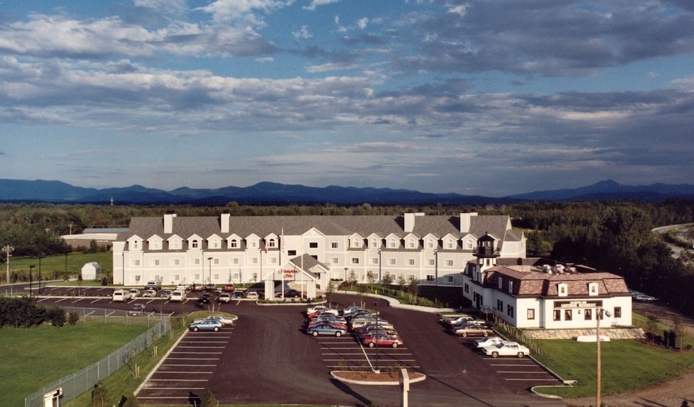 Hampton Inn Colchester - photo 55