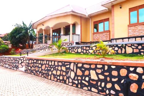 Good Times - carbon neutral hotel in Kampala