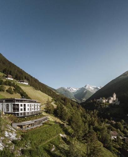 AhriaPura — 4-Star Luxury Hotel in Campo Tures, Italy