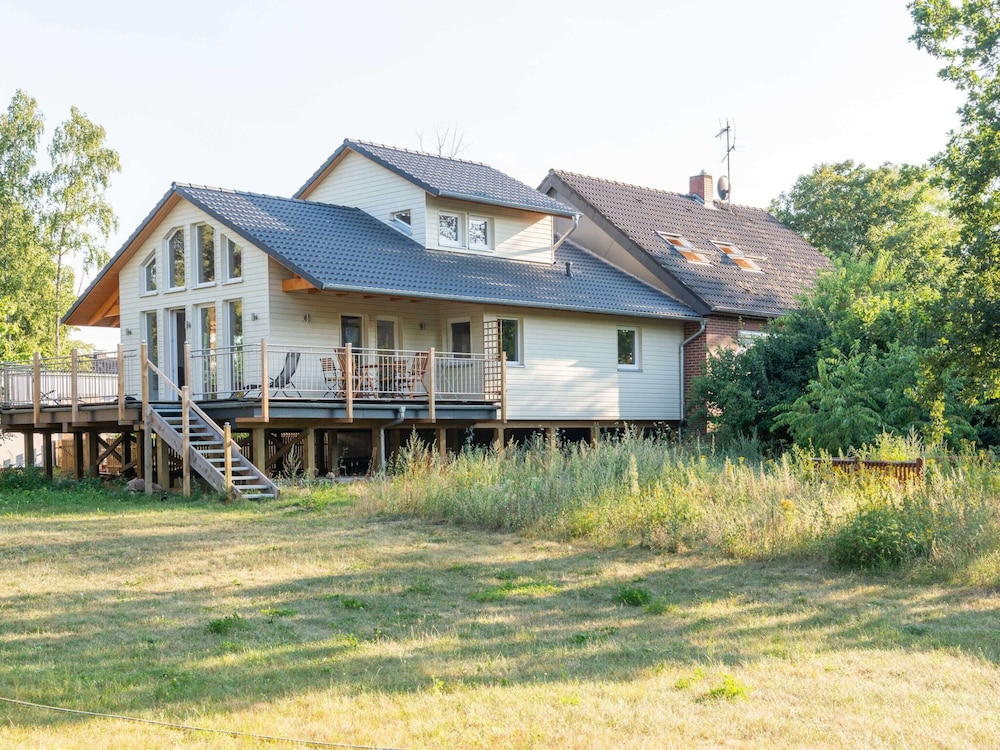 Tranquil Holiday Home in Winsen near River — 4-Star Luxury Hotel in Winsen, Germany