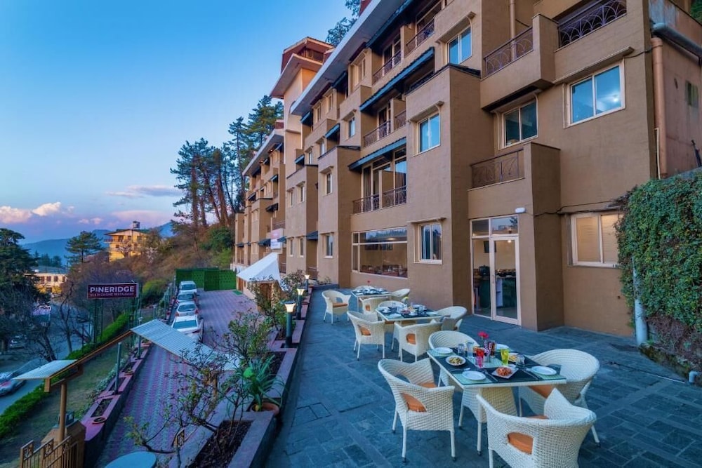Summit Naldehra Grand Resort Spa — Shimla