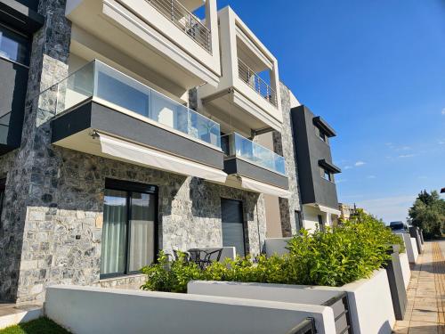 Serenade Apartment — 4-Star Luxury Hotel in Nea Moudhania, Greece