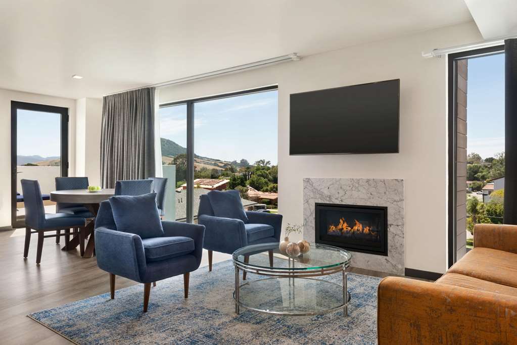 La Quinta Inn & Suites by Wyndham San Luis Obispo Downtown - photo 29