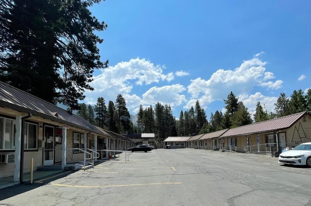 Tahoe Sands Inn - photo 2