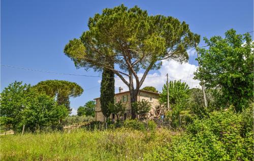 5 Bedroom Gorgeous Home In Arezzo — 4-Star Luxury Hotel in Arezzo, Italy