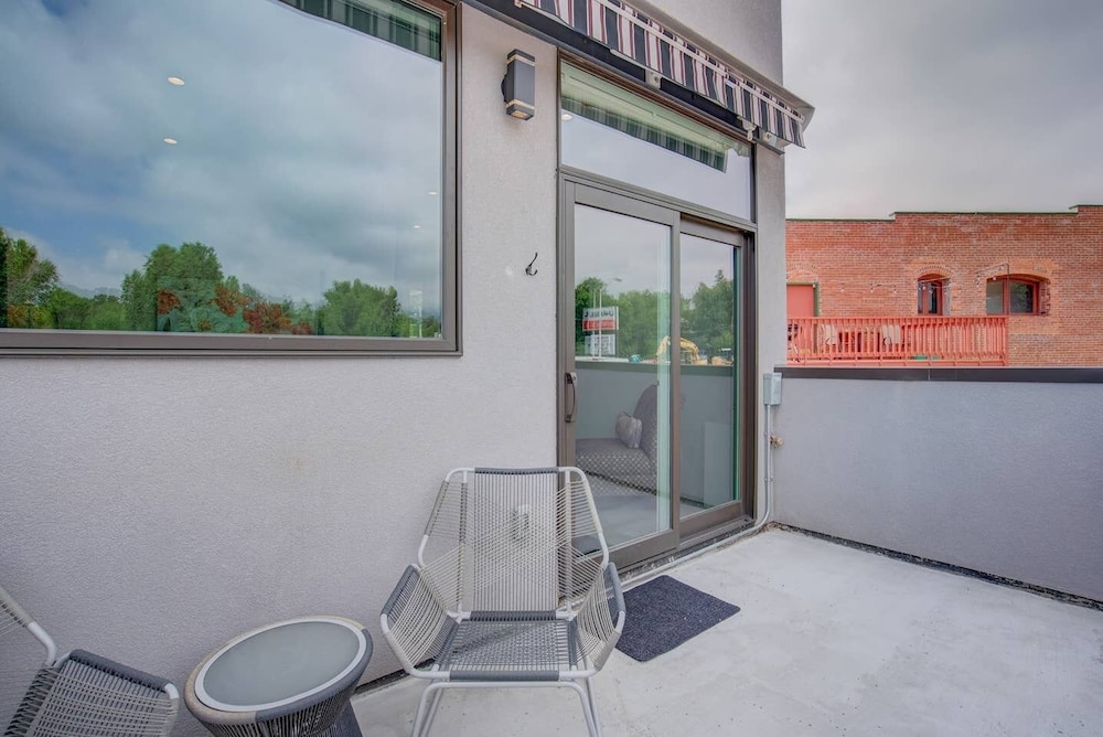 3BR Modern Marveldowntown Customprivate Balcony - photo 41