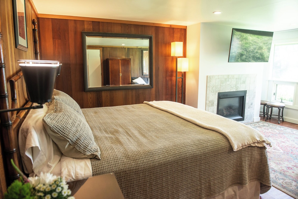 Inn at Buckhorn Cove - photo 6