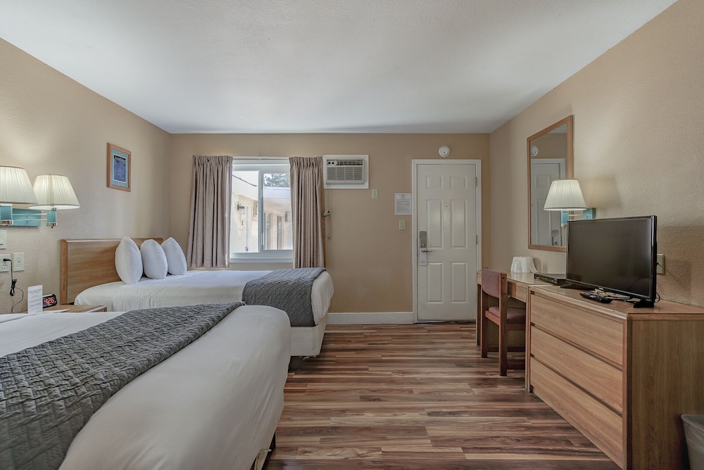 Shasta Pines Motel & Suites - photo 15