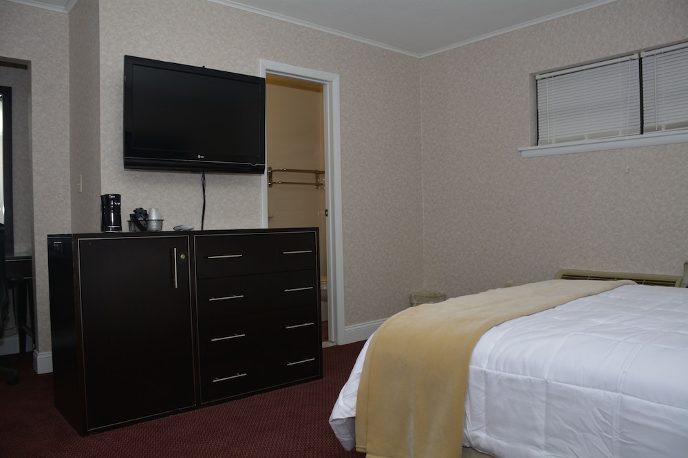 Atlantic Inn & Suites - photo 27