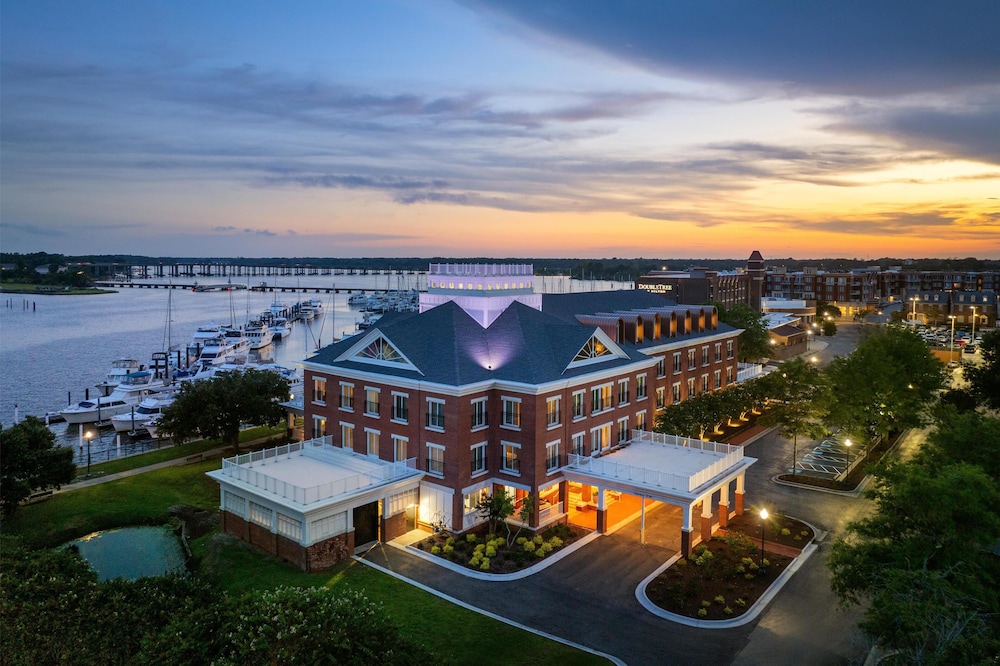 Tryon Riverfront Inn New Bern Tapestry - photo 43