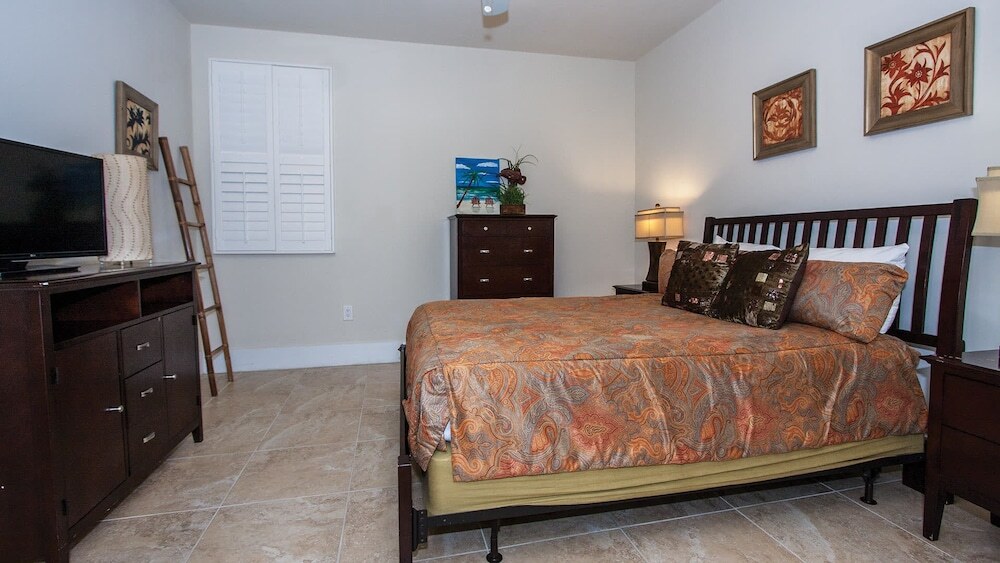Condo With Views of the Gulf of Mexico and Perdido Bay Unit Crc0716 — 4-Star Luxury Hotel in Orange Beach, United States